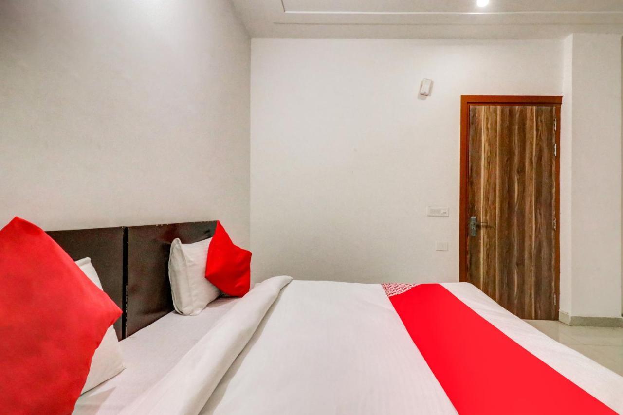 Oyo 71597 The Shivaay Residency Hotel Gurgaon Exterior photo